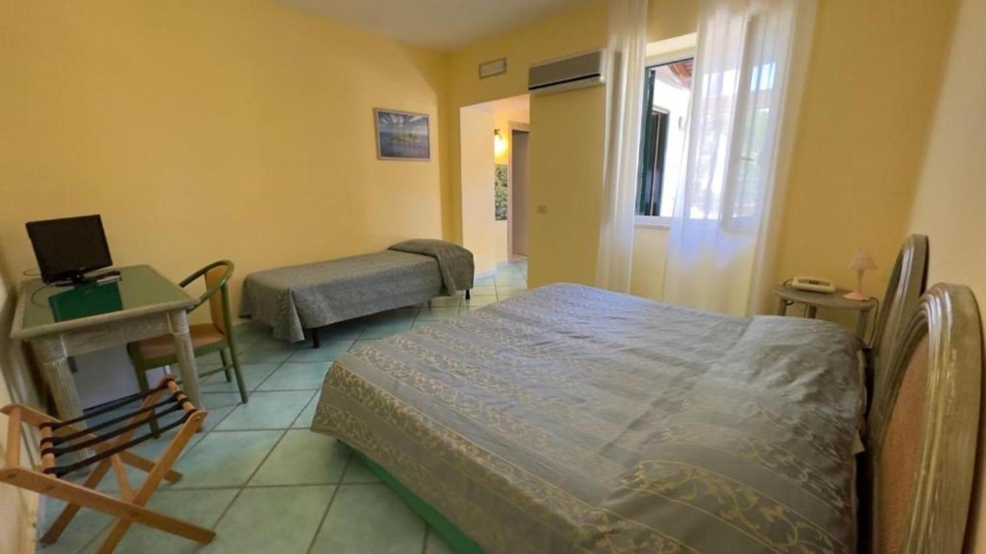 Hotel Oasi Castiglione Casamicciola Terme Quarto foto